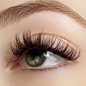 Considérez ces facteurs avant de porter des faux cils