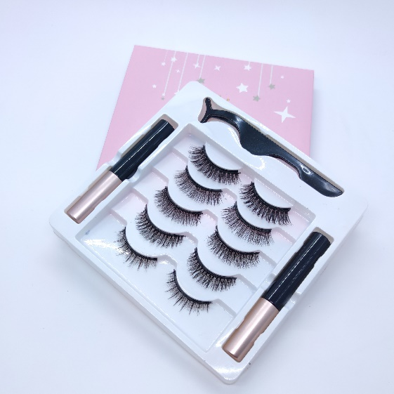 Cils magnétiques avec eye-liner - L'astuce beauté ultime