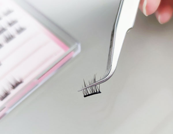 Obtenez des cils plus fournis avec les cils à presser pré-collés