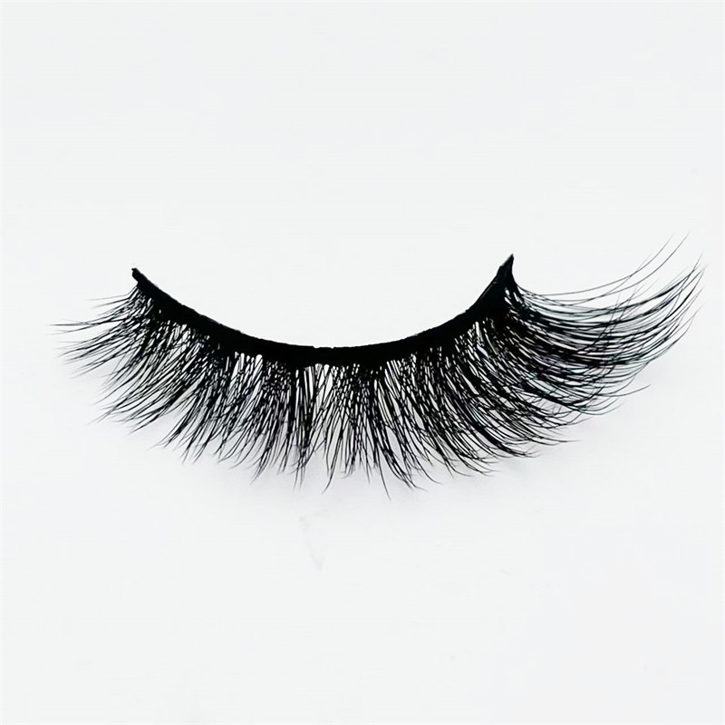 Faux cils vaporeux confortables
