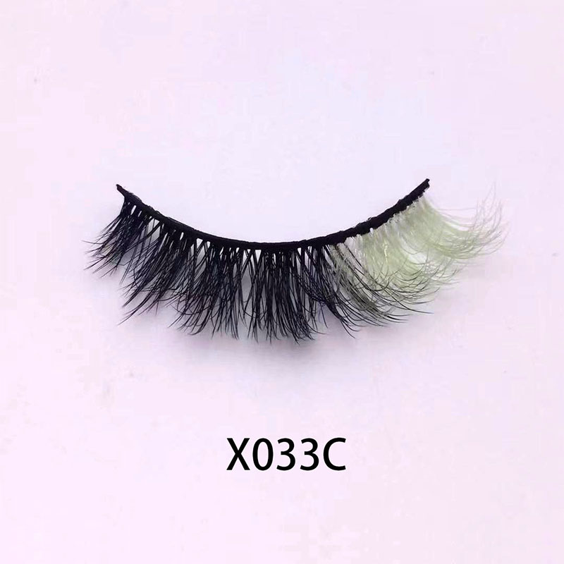 Cils pleins bouclés de couleur avec couleur