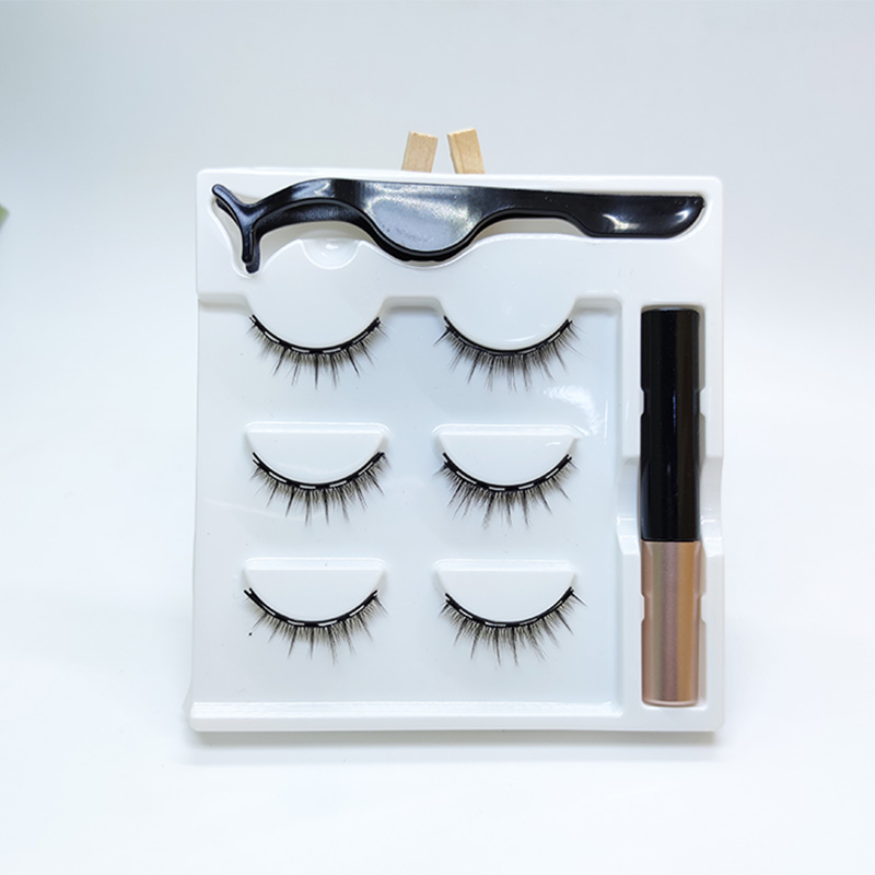 Cils magnétiques naturels avec eye-liner